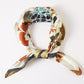 Écharpe Sylvie - Foulard carré soyeux imprimé fleurs